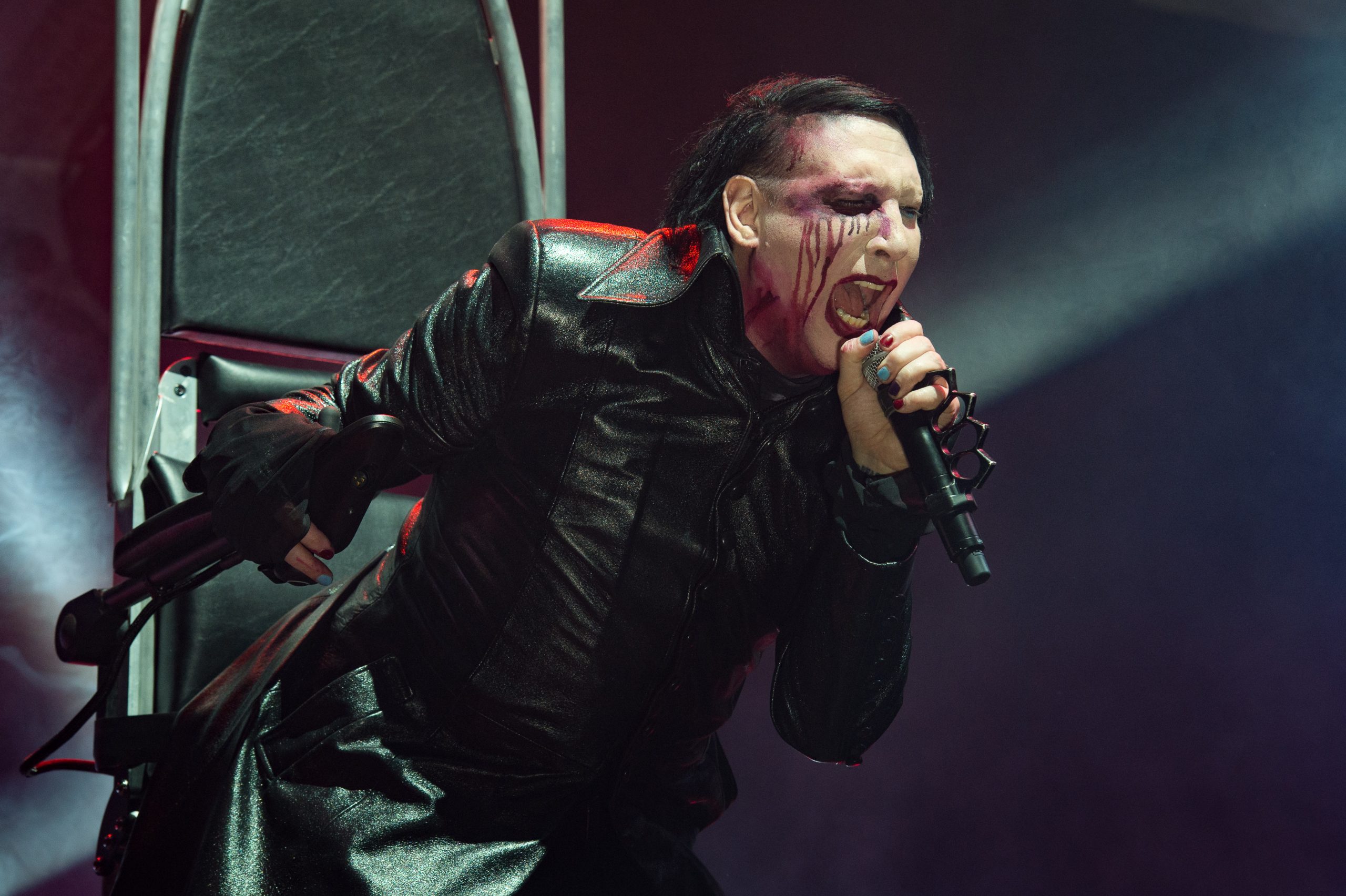 Marilyn Manson anuncia un nuevo disco estrenando la rola "WE ARE CHAOS"