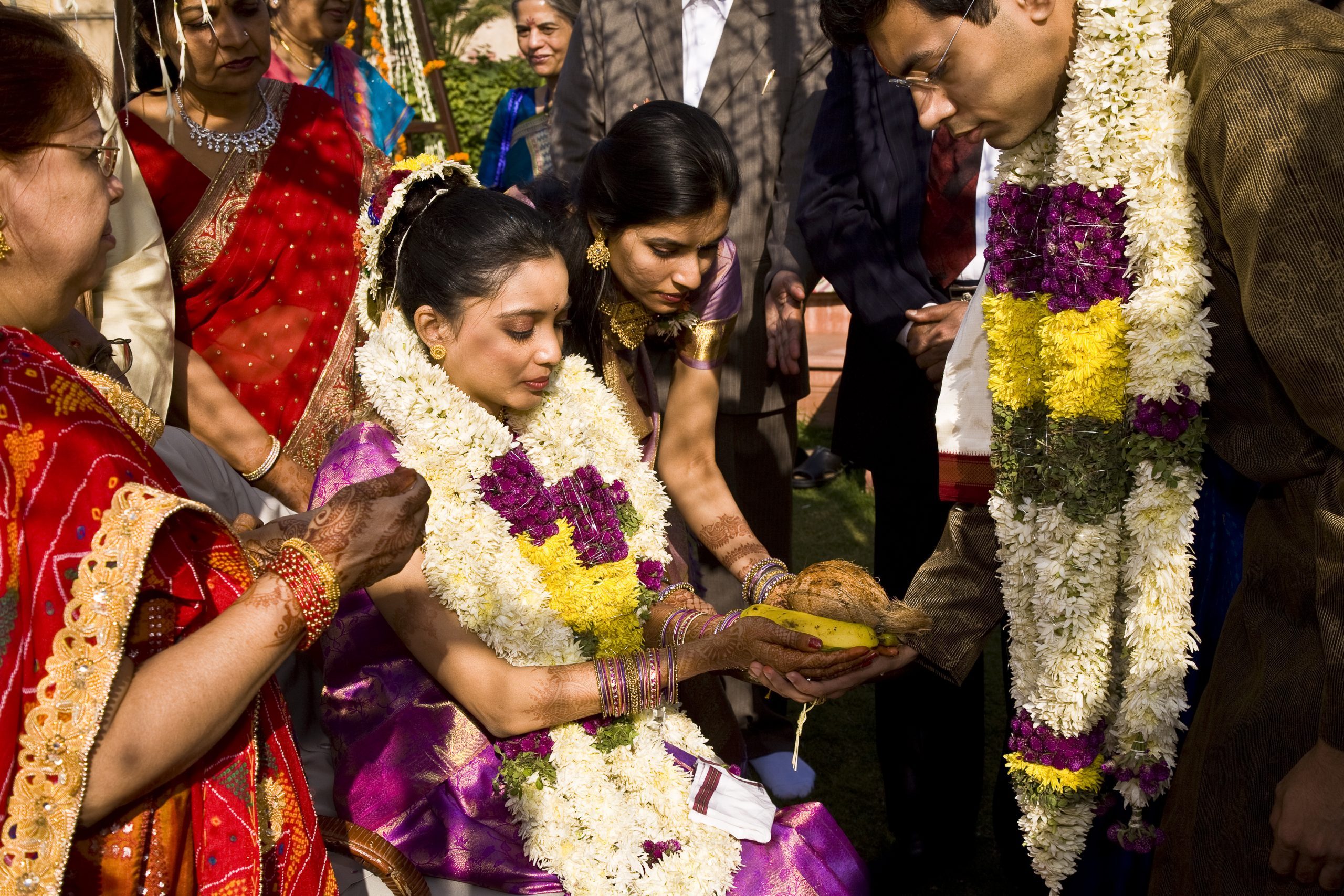 Y ni así entienden: Novio muere de coronavirus en la India tras organizar una boda masiva