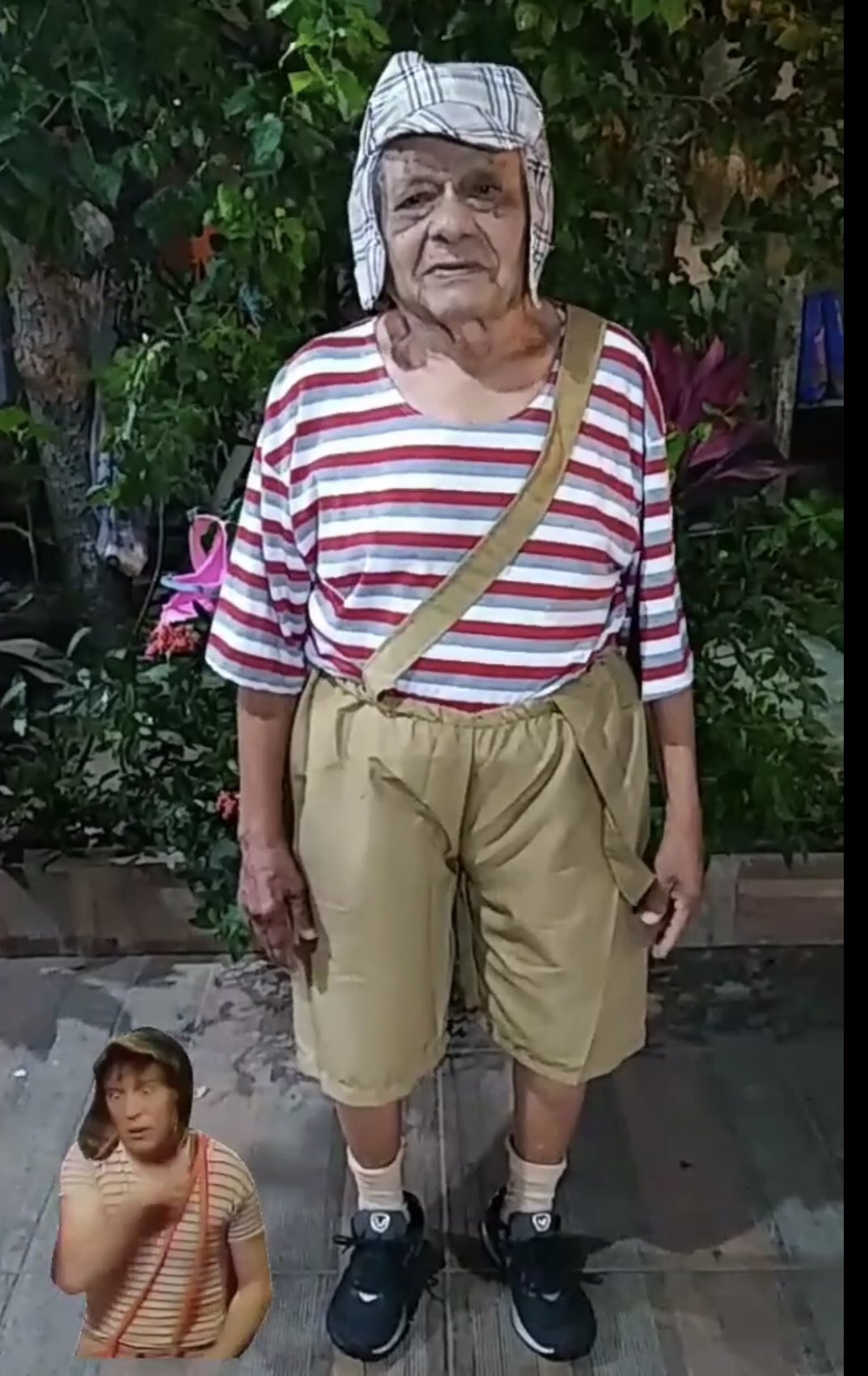Con disfraz y todo: Familia organiza fiesta de 'El Chavo del 8' a abuelito de 92 años 