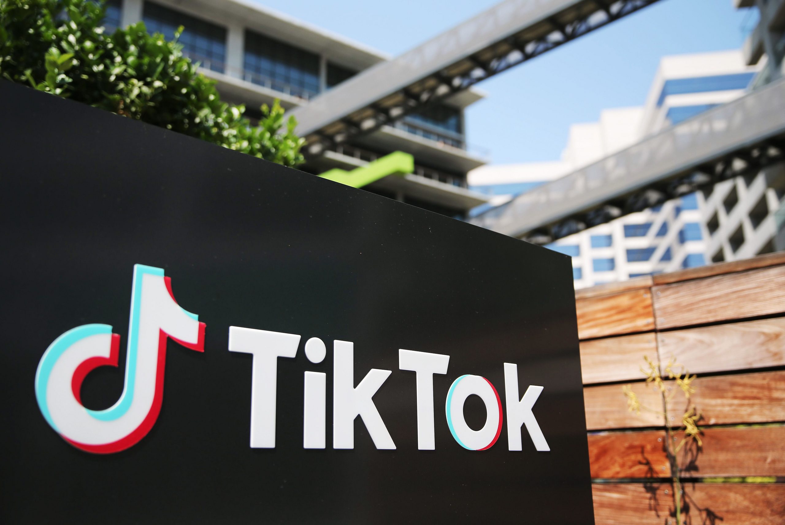 Se pospone prohibición de TikTok por posible acuerdo con Oracle y Walmart
