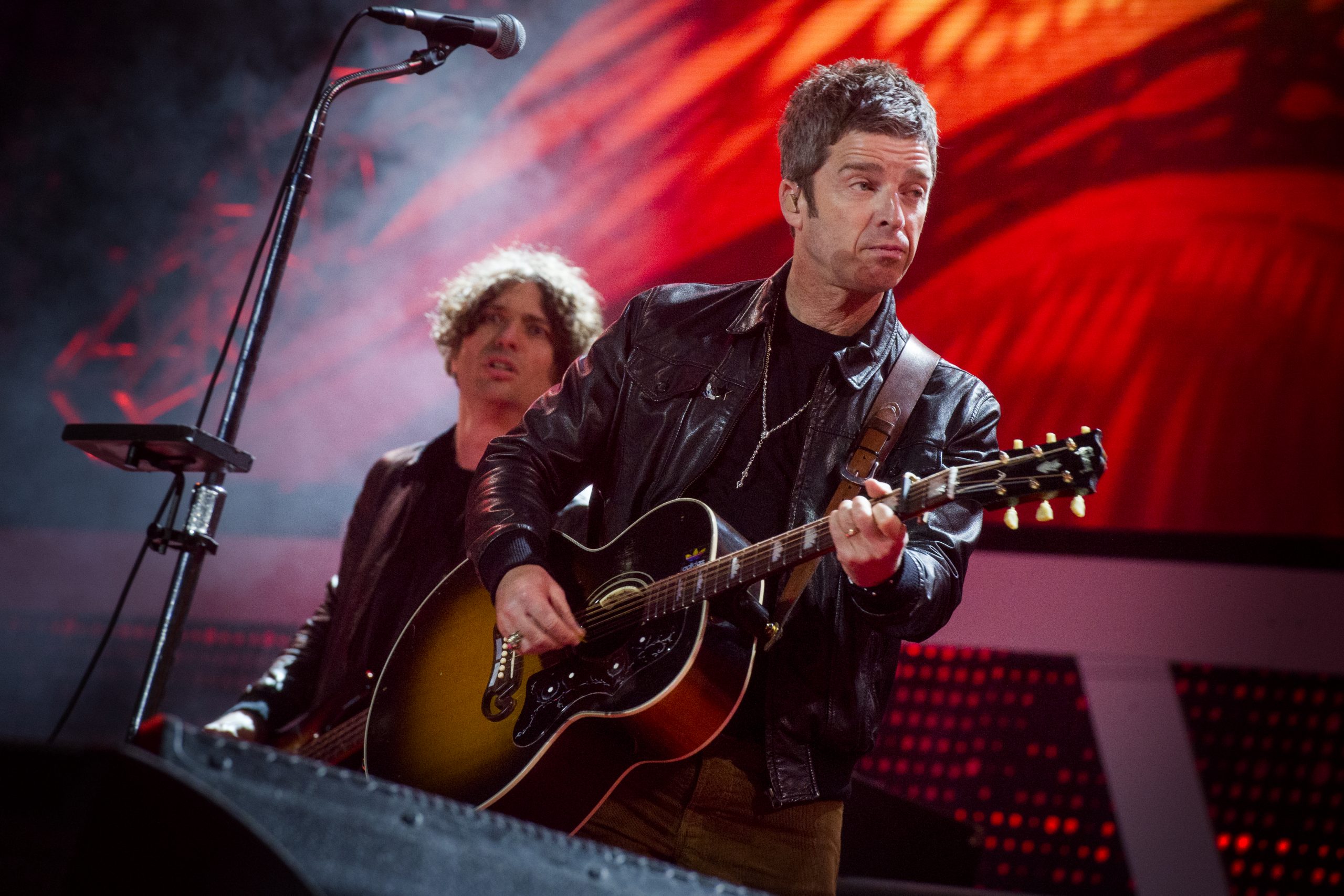 "Nos están quitando libertades": Noel Gallagher se niega a usar una mascarilla para salir a la calle