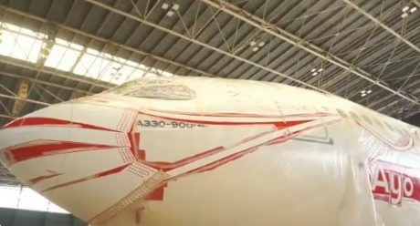 ‘Garuda Indonesia’ está poniendo tapabocas a sus aviones para concienciar sobre su uso