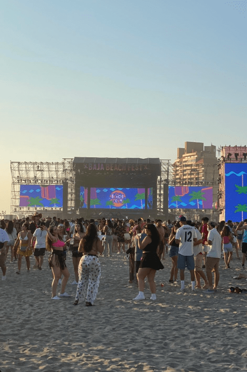 Cha-le: Más de 20 mil personas se reúnen en el festival 'Baja Beach Fest'
