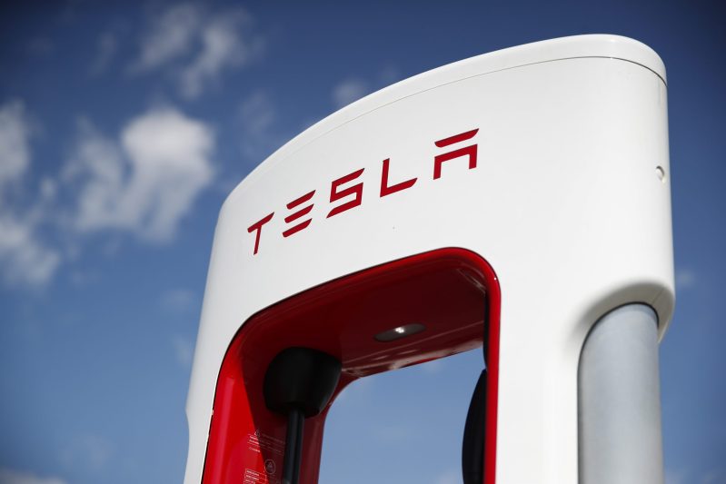Elon Musk vende acciones de Tesla por un valor de 3 mil 950 mdd. Foto de EFE
