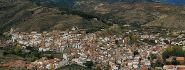 Así es La Peza, el encantador pueblo de Granada en el que quieren que vuelva la rave