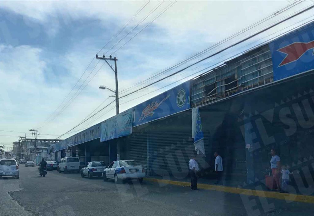 Varias rutas de transporte público en Acapulco están suspendidas ante la inseguridad.