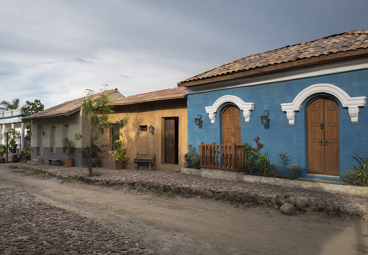 Una de las casas azules de Macondo en el set de 'Cien Años de Soledad'