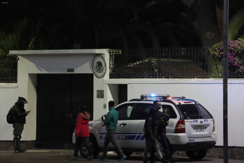 Las acciones que tomará México tras el asalto a su embajada en Ecuador