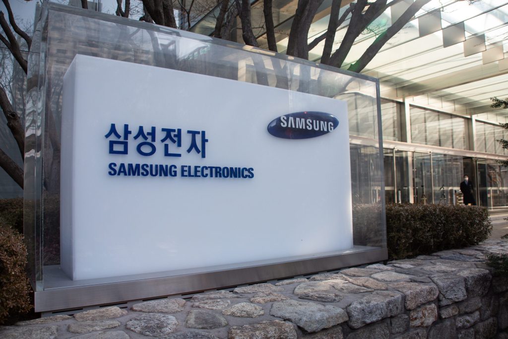 Samsung incrementó ganancias gracias a mayor demanda de chips. Foto de EFE