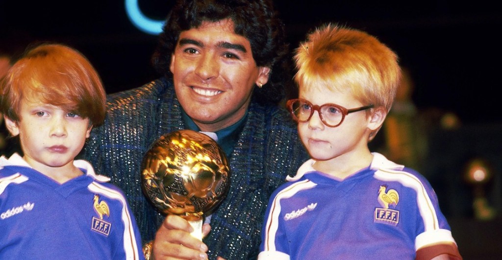 Diego Armando Maradona con el Balón de Oro