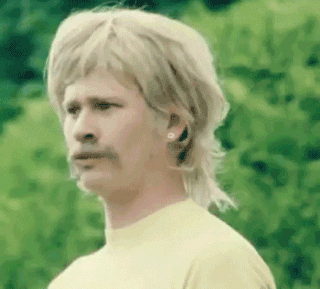 WTF?! Este loco agredió con un bat a una mujer que lo sorprendió tirando basura