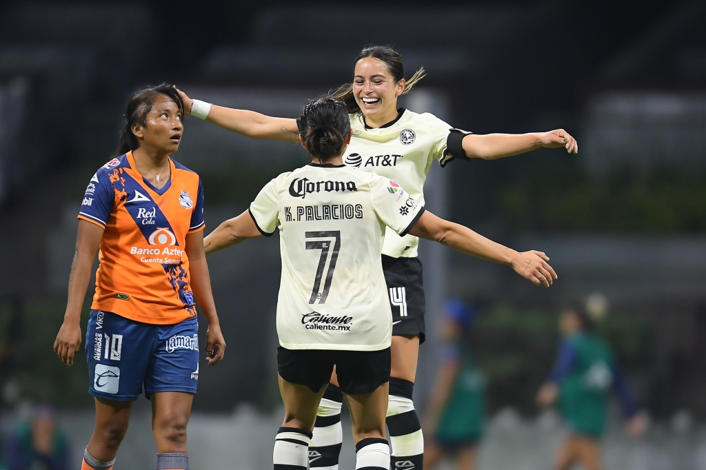 Scarlett Camberos se despide del América y su aficion con emotiva carta