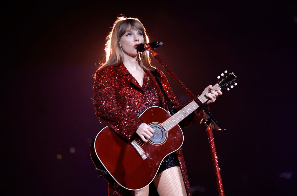 Una pareja se casó en pleno concierto de Taylor Swift y el video es una joya