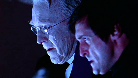 El padre Karras y Merrin en 'El exorcista'