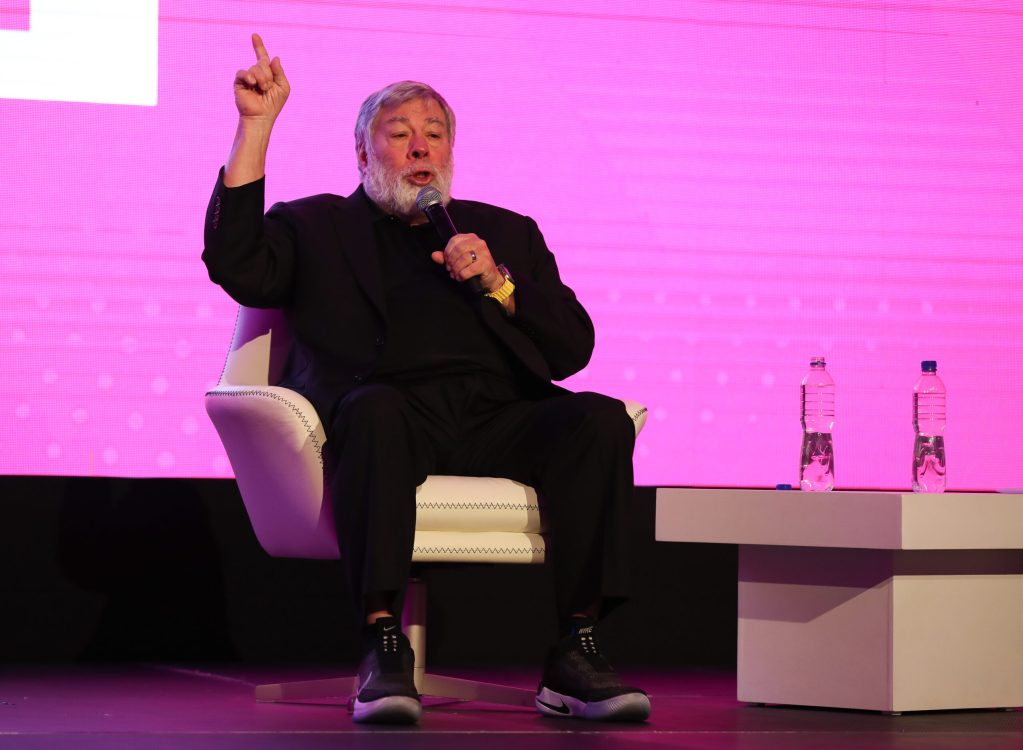 Steve Wozniak reaparece en público en Ecuador luego de hospitalización en México. Foto de EFE