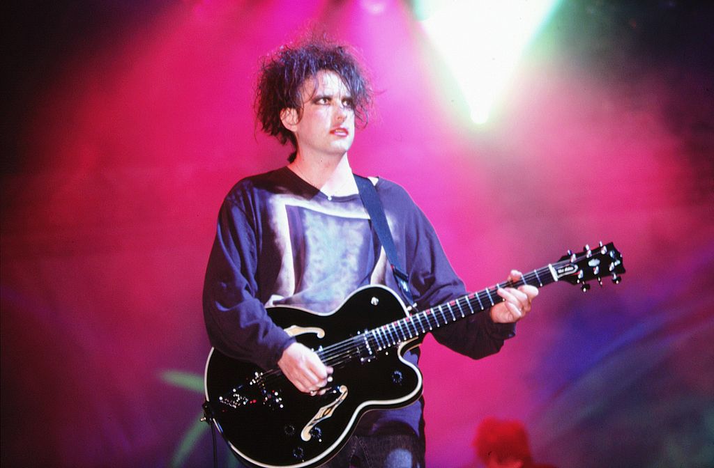 the-cure-friday-im-in-love-wish-rober-smith-historia-cancion-8.jpg Question Image