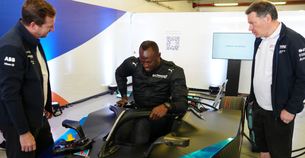 Usain Bolt maneja el auto más rápido de la Fórmula E