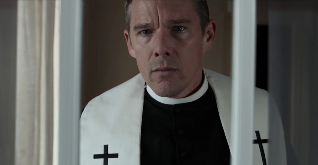 El guionista de ‘Taxi Driver’ regresa con con el intenso tráiler de ‘First Reformed’