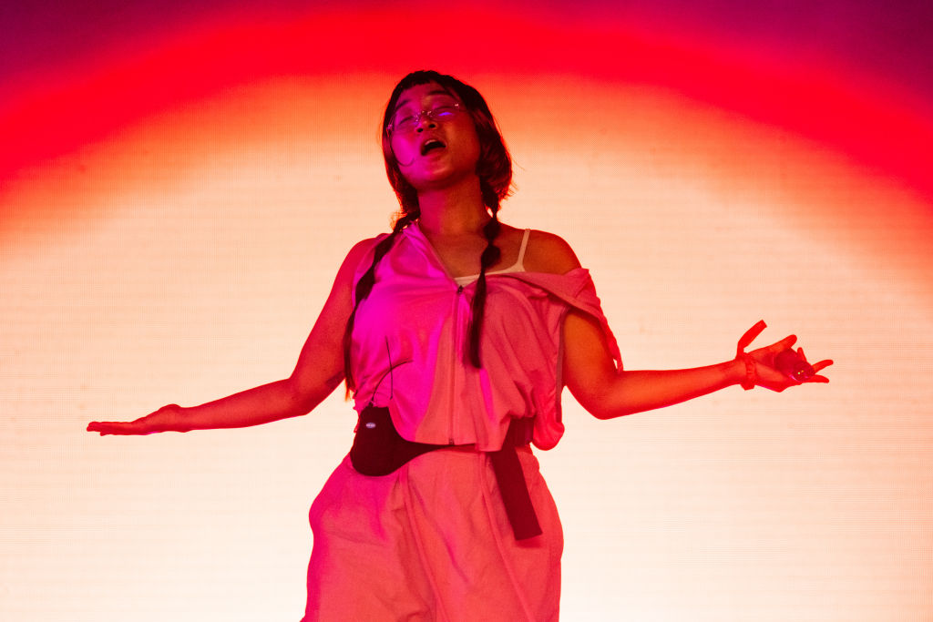 Yaeji: La íntima voz multicultural del house que ha colaborado con Charli XCX y Clairo
