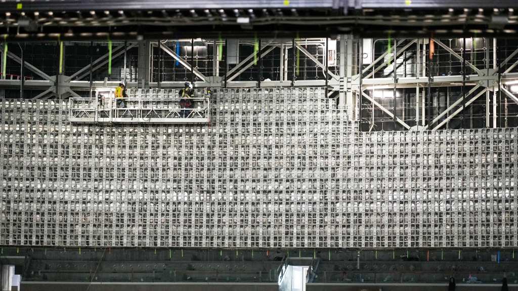 La pantalla gigante de los Clippers