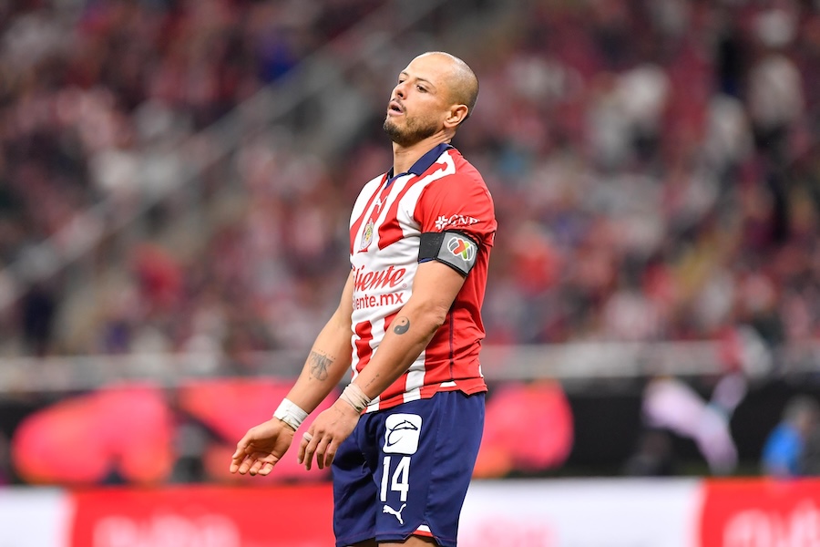Chicharito Hernández con Chivas