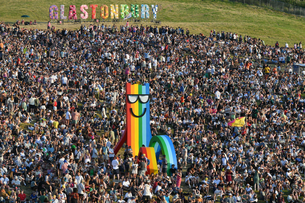 Dua Lipa con Kevin Parker y más: Los momentos más memorables de Glastonbury 2024 