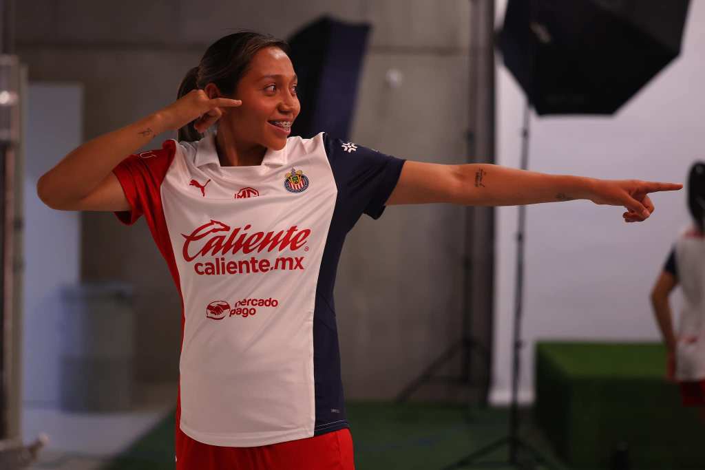 Nuevo jersey de Chivas Femenil