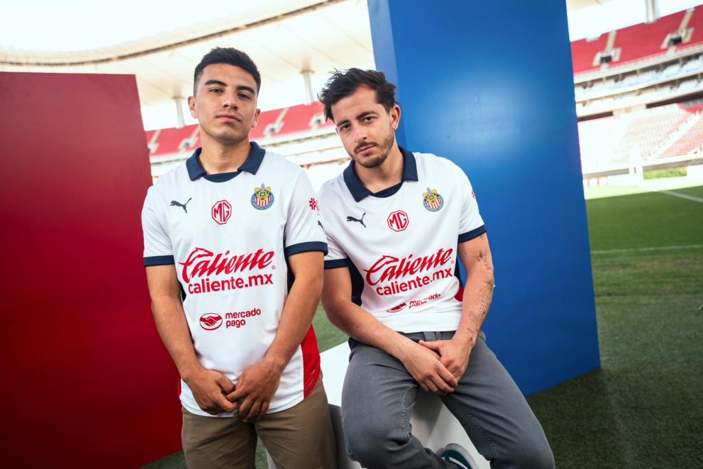 Nuevo jersey de Chivas