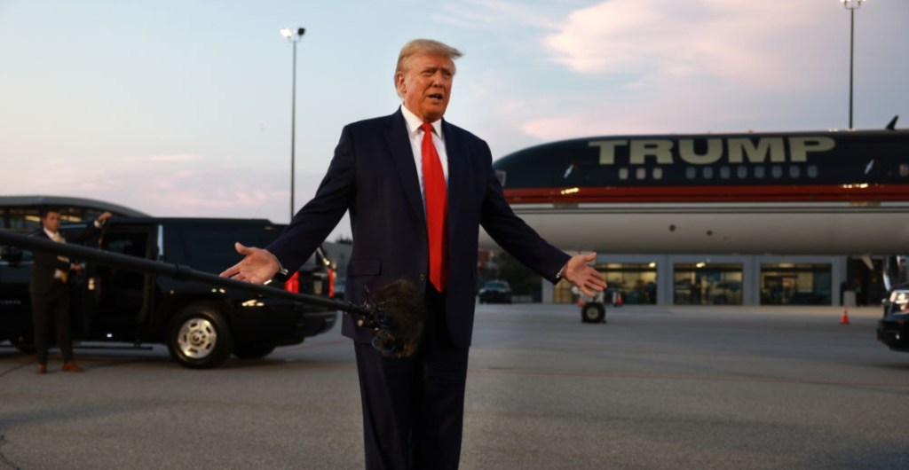 Trump se convirtió en el primer expresidente con una foto policial en Estados Unidos